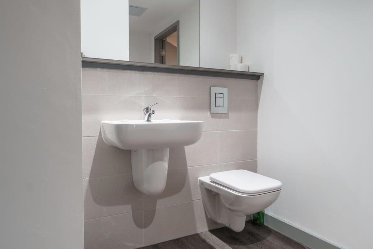 Modern 1 Bed Apartment In Liverpool Centre Dış mekan fotoğraf
